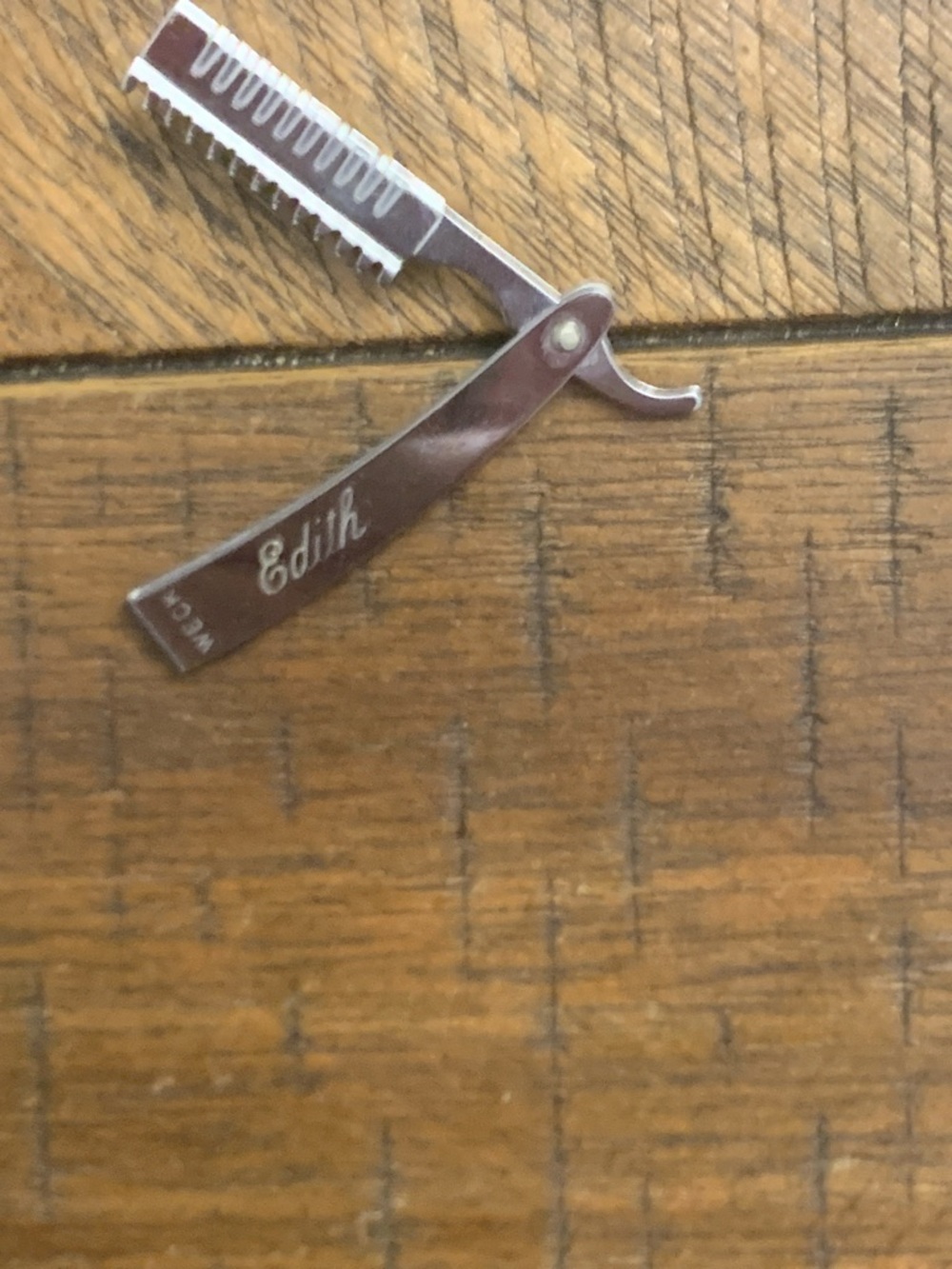 Weak Stainless steel Miniature Straight Razor Shaper Moveable Razor pin - Picture 4 of 4